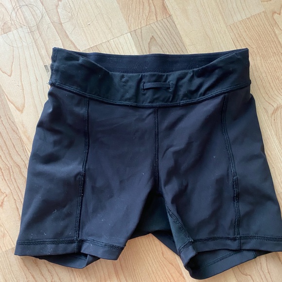 Black lululemon biker shorts - Picture 3 of 3